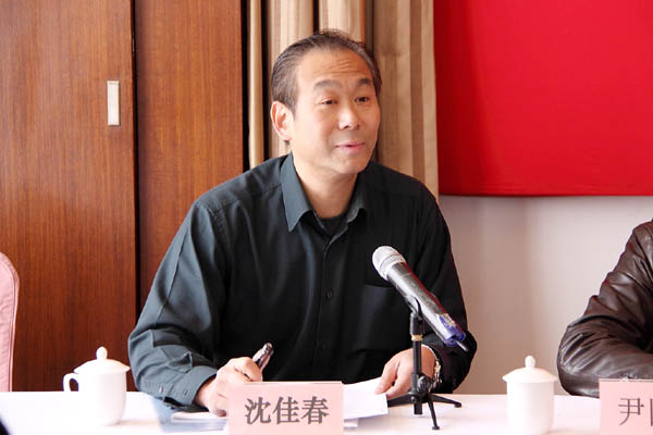 上海市信鸽协会秘书长沈佳春致欢迎辞会议现场1会议现场2上海市信鸽